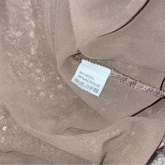 John Fashion brand beige layered open knit topo blouse flowy bottom SZ SM - Picture 9 of 11